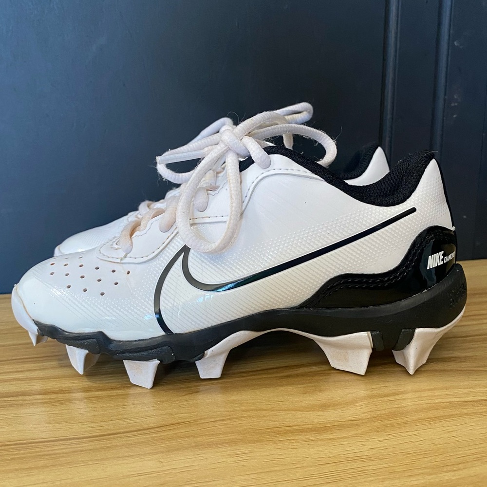 NIKE youth baseball/softball cleats